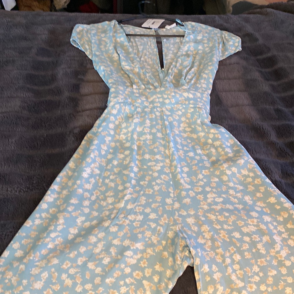 Very Pretty Cotton Candy Celadon Jumpsuit.